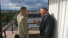 Saulės kolektorių apžiūrėjo vicemeras S.Bu&scaron;kevičius(k.)
