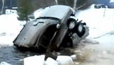 Pavyzdys, kaip nereikia gelbėti paskendusio automobilio