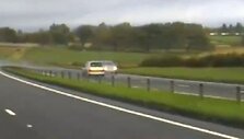 Prie&scaron; eismą važiuojantis &bdquo;Renault&ldquo;