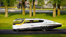 &bdquo;Stella&ldquo; saulės baterijomis varomas automobilis