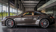 &bdquo;Porsche&ldquo; salonas Vilniuje