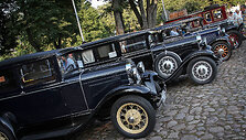 Automobiliai i&scaron;rikiuoti parodai