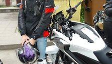 Mototurizmo sprinto akimirka