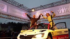 halls-winter-rally-nugaletojai-vaziuoja-ant-podiumo