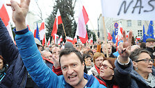 Lenkijoje &ndash; protestas prie&scaron; Vyriausybę