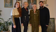 Angelė Jakavonytė su tėvu Juozu Jakavoniu&ndash;Tigru