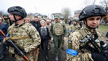 Europos Komisijos pirmininkė Ursula von der Leyen, ES užsienio reikalų įgaliotinis Josepas Borrellis ir Slovakijos ministras pirmininkas Eduardas Hegeris lankėsi Bučoje, kur žuvo &scaron;imtai civilių gyventojų