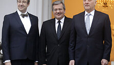 I&scaron; kairės: Estijos prezidentas Toomas Hendrikas, Lenkijos prezidentas Bronislawas Komorowskis ir Latvijos prezidentas Andris Berzinis