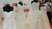 I&scaron; tualetinio popieriaus pagamintos vestuvinės suknelės