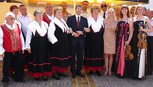 Rima Koic ir Mindaugas Ruk&scaron;telė su &scaron;ventės dalyviais