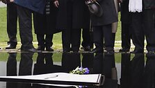 Memorialo atidarymo ceremonijos akimirka