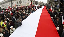 Lenkijoje protestuotojai kaltina Rusijos lyderį Vladimirą Putiną dėl prezidento Lecho Kaczynskio žūties