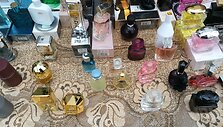 Laimikis Gariūnuose: &bdquo;Chamele&ldquo; ir &bdquo;Versage kvepalai&ldquo; už 8 eurus, Turkijoje siūta &bdquo;Armani&ldquo; striukė už 60 eurų