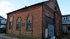 Lietuvai atkūrus nepriklausomybę žydų maldos namų pastate veikė padangų montavimo įmonė