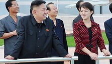 Kim Jong-Unas su žmona