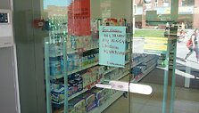Be elektros &Scaron;e&scaron;kinėje liko ir vaistinė.