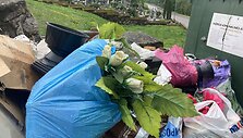 &Scaron;iuk&scaron;lių krūvos prie &Scaron;vėk&scaron;nos kapinių