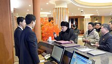 Kim Jong Unas apsilankė naujajame &Scaron;iaurės Korėjos slidinėjimo kurorte