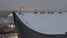 Paauglių pramogos ant Sporto rūmų stogo