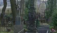Apgadintas antkapinis K.Koziełlos paminklas Bernardinų kapinėse