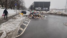 Vaizdas Vilniaus Pelesos gatvėje, kur buvo i&scaron;verstos &scaron;iuk&scaron;lės