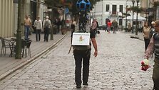 Žmogus su &bdquo;Google Maps&ldquo; įranga
