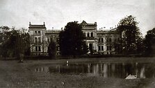 Rūmų vaizdas praėjusio amžiaus pradžioje. 