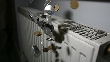 Mokesčiai už &scaron;ildymą neįkandami vis didesniam būriui klaipėdiečių. 
