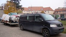 Norvegas mikroautobuse gabeno sklandytuvą, kuris dabar saugomas pasieniečių. 