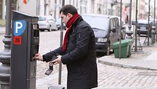 Mieste norima didinti kontrolierių, prižiūrinčių automobilių statymo tvarką, skaičių.