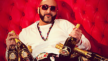 Sezzy vakarėlio serijos &bdquo;Pop Champagne&ldquo; debiuto metu