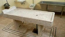 Skrodimo stalai, jie bus paversti vie&scaron;bučio lovomis