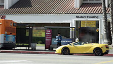 &bdquo;Lamborghini Gallardo Spyder&ldquo; autobusų stotelėje