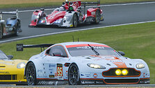 Allenas Simonsenas su &bdquo;Aston Martin&ldquo; automobiliu