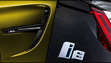 BMW M4 ir i8 ženkliukai