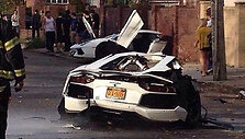 Pusiau lūžęs &bdquo;Lamborghini Aventador&ldquo;