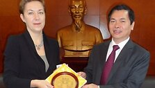 Lina Antanavičienė ir Nguyen Sinh Hung