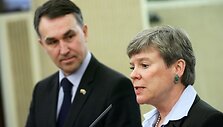 JAV Valstybės sekretorės padėjėja ginkluotės kontrolei ir priežiūrai Rose Gottemoeller ir Seimo Užsienio reikalų komiteto narys Petras Au&scaron;trevičius.
