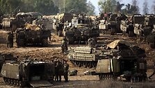Iisraeli s&otilde;jatehnika Gaza sektori l&auml;histel.