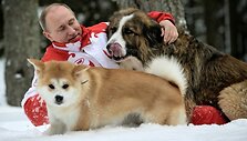 Владимир Путин с собаками 