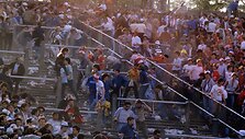 Po kruvinų raiu&scaron;ių "Heysel" stadione anglų klubai penkeriems metams buvo pa&scaron;alinti i&scaron; UEFA turnyrų.