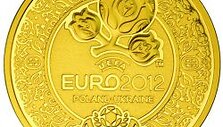 500 zlotų auksinė molneta, skirta Europos futbolo čempionatui.