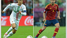 Kas po rungtynių kels į vir&scaron;ų rankas - portugalas Ronaldo ar ispanų virtuozas Xavi?