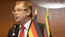 Liutauras Labanauskas skepti&scaron;kai vertina mūsų valdžios darbą pritraukiant investicijas.