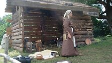 Gyvosios archeologijos diernose Kernavėje bandoma parodyti, kaip rengėsi ir gyveno lietuviai viduramžiais