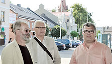 Klaipėdos žydų bendruomenės pirmininkas F.Puzemskis (de&scaron;inėje), Kretingos seniūnas S.Juknevičius (centre) ir meras J.Mažeika