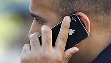 iPhone взломали с помощью зарядного устройства
