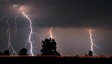 Смертельная молния в Индии: 27 человек погибли