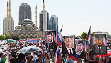 В Грозном 115 тысяч человек спели гимн России