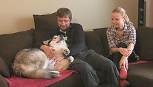 Marius Jampolskis ir Renata Uzialkaitė su savo augintine Luna